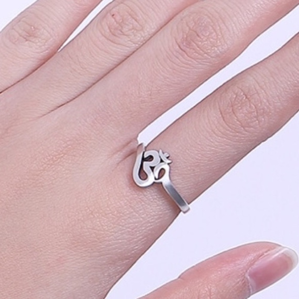 OM symbol sterling silver Adjustable ring - Picture 3 of 9